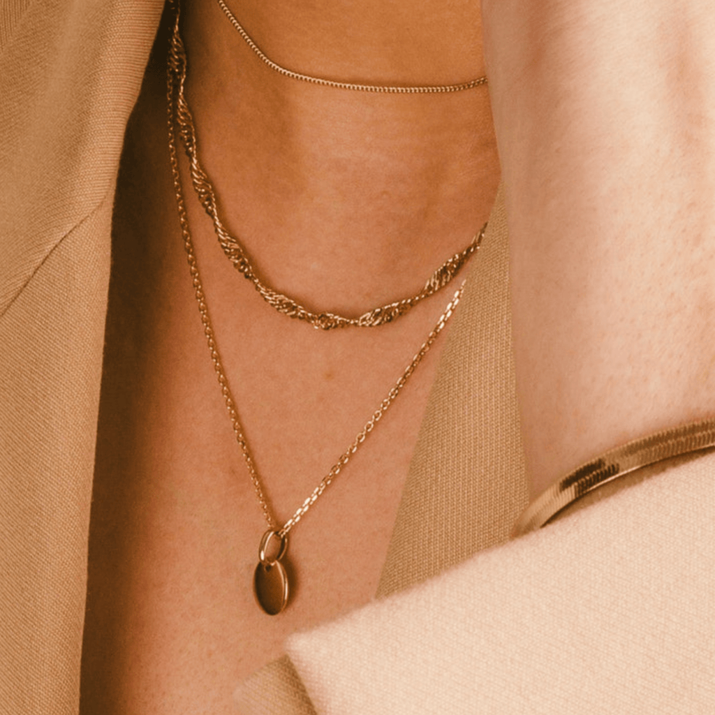 Comment superposer colliers et bracelets sans se tromper ? - KUBE STORE