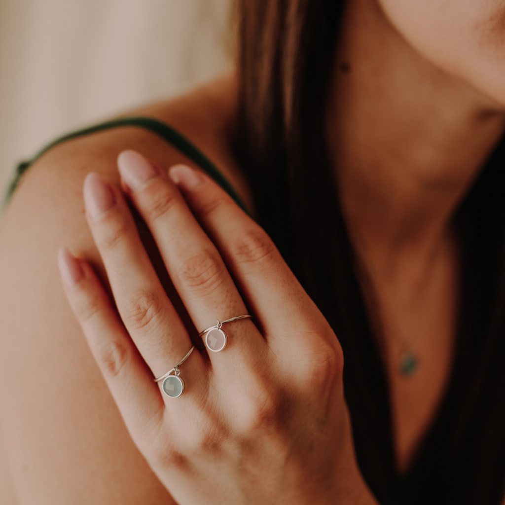 Bijoux waterproof : L’allié parfait pour briller tout l’été sans les enlever - KUBE STORE